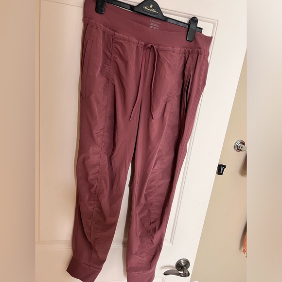 Athleta Attitude Pant jogger deep rose color - Picture 2 of 5